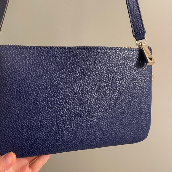 Gorgeous blue Guess bag - Picture 4 of 14